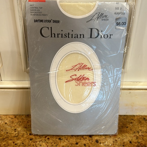 NWT🩷 CHRISTIAN DIOR L’ALLURE 2 PAIRS CONTROL TOP SANDALFOOT SIZE 3 ALABASTER - Picture 2 of 6